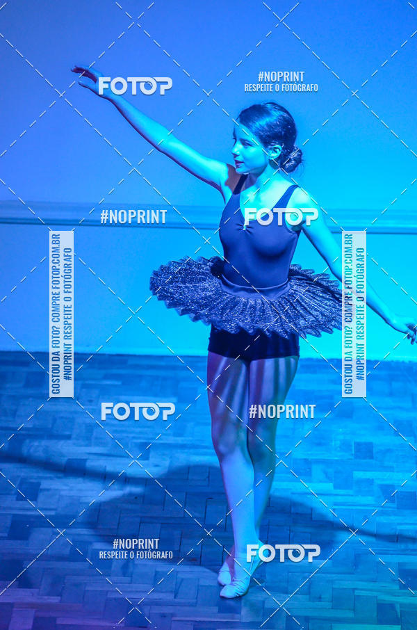 Buy your photos of the eventApresentao de dana  da Escola Uruguai na Escola Rainha do Brasil on Fotop