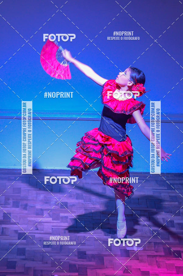 Buy your photos of the eventApresentao de dana  da Escola Uruguai na Escola Rainha do Brasil on Fotop