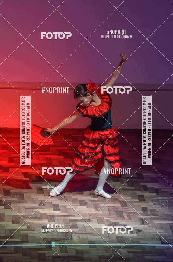 Buy your photos of the eventApresentao de dana  da Escola Uruguai na Escola Rainha do Brasil on Fotop