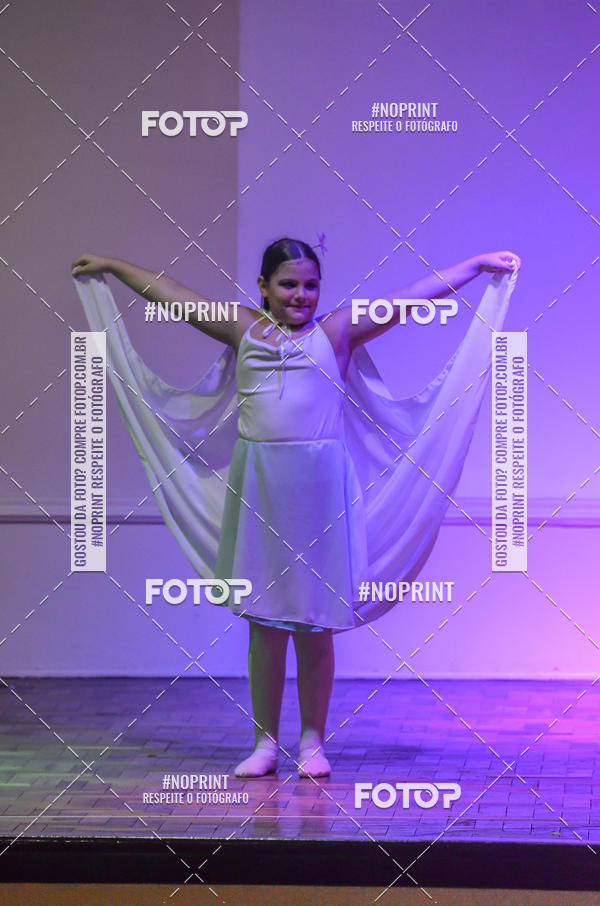 Buy your photos of the eventApresentao de dana  da Escola Uruguai na Escola Rainha do Brasil on Fotop