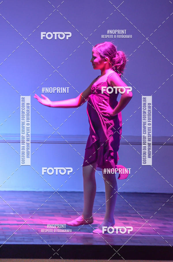 Buy your photos of the eventApresentao de dana  da Escola Uruguai na Escola Rainha do Brasil on Fotop