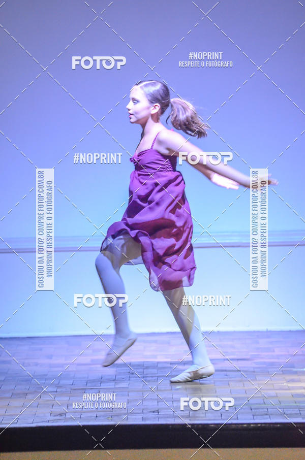 Buy your photos of the eventApresentao de dana  da Escola Uruguai na Escola Rainha do Brasil on Fotop