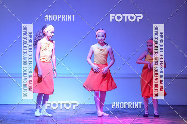 Buy your photos of the eventApresentao de dana  da Escola Uruguai na Escola Rainha do Brasil on Fotop