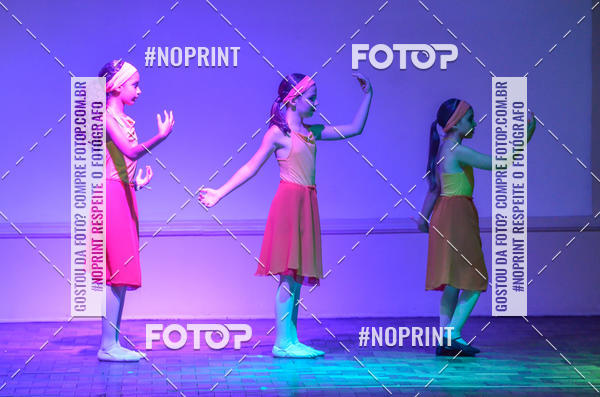 Buy your photos of the eventApresentao de dana  da Escola Uruguai na Escola Rainha do Brasil on Fotop