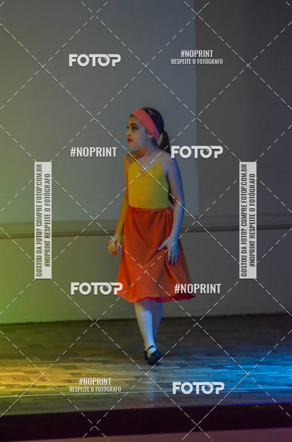 Buy your photos of the eventApresentao de dana  da Escola Uruguai na Escola Rainha do Brasil on Fotop