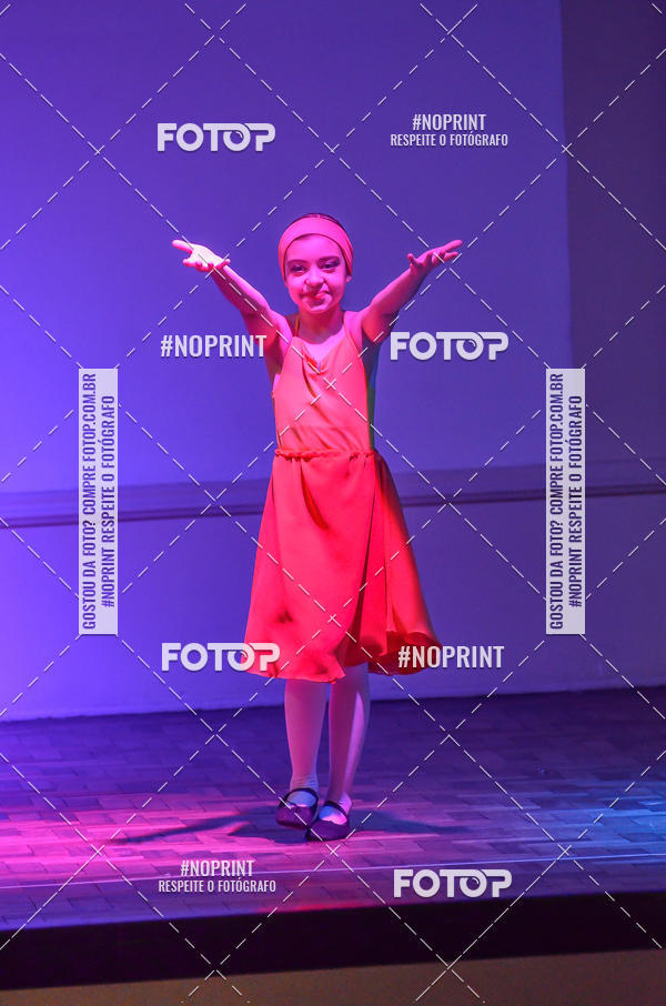 Buy your photos of the eventApresentao de dana  da Escola Uruguai na Escola Rainha do Brasil on Fotop
