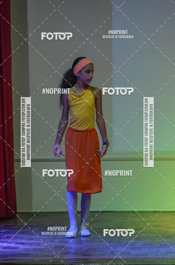 Buy your photos of the eventApresentao de dana  da Escola Uruguai na Escola Rainha do Brasil on Fotop