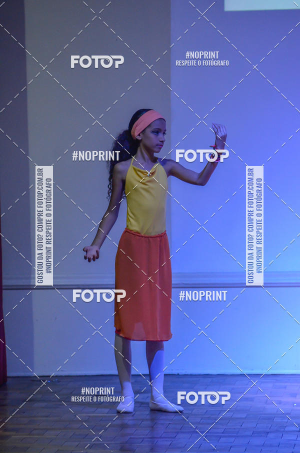 Buy your photos of the eventApresentao de dana  da Escola Uruguai na Escola Rainha do Brasil on Fotop