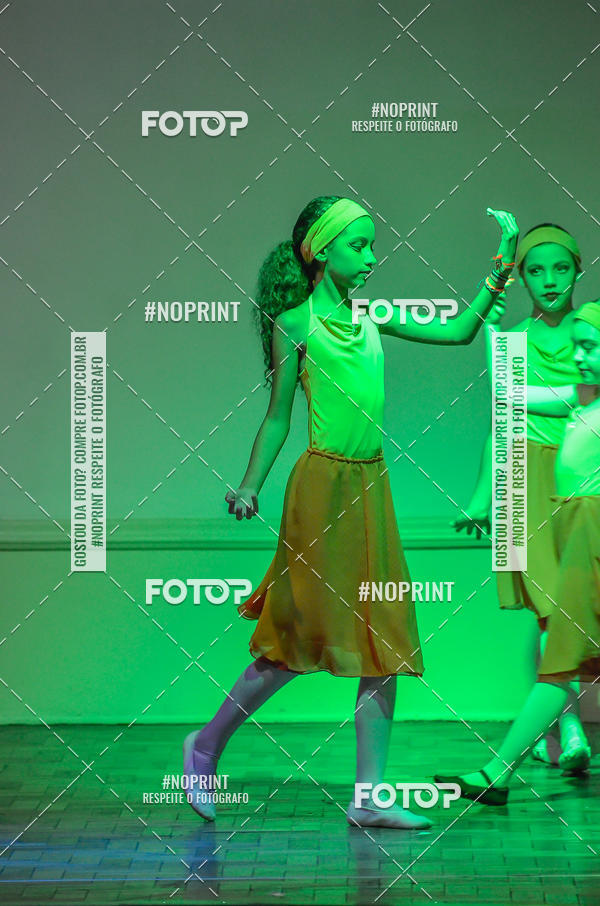 Buy your photos of the eventApresentao de dana  da Escola Uruguai na Escola Rainha do Brasil on Fotop