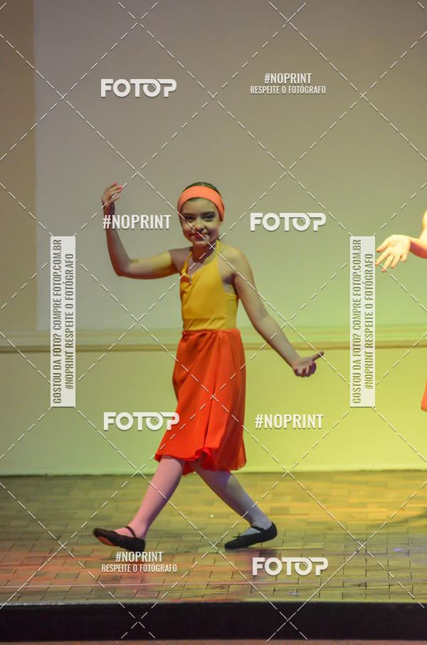 Buy your photos of the eventApresentao de dana  da Escola Uruguai na Escola Rainha do Brasil on Fotop