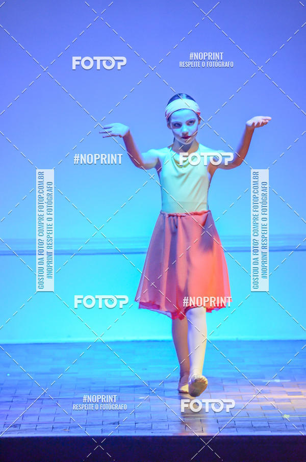 Buy your photos of the eventApresentao de dana  da Escola Uruguai na Escola Rainha do Brasil on Fotop