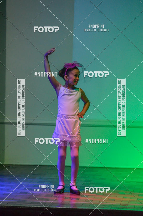 Buy your photos of the eventApresentao de dana  da Escola Uruguai na Escola Rainha do Brasil on Fotop
