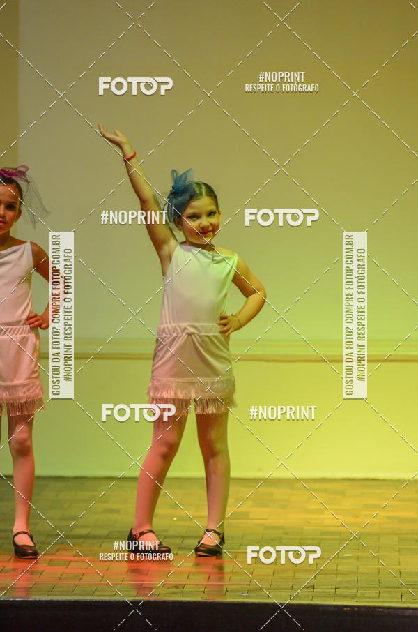 Buy your photos of the eventApresentao de dana  da Escola Uruguai na Escola Rainha do Brasil on Fotop