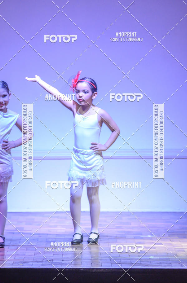 Buy your photos of the eventApresentao de dana  da Escola Uruguai na Escola Rainha do Brasil on Fotop