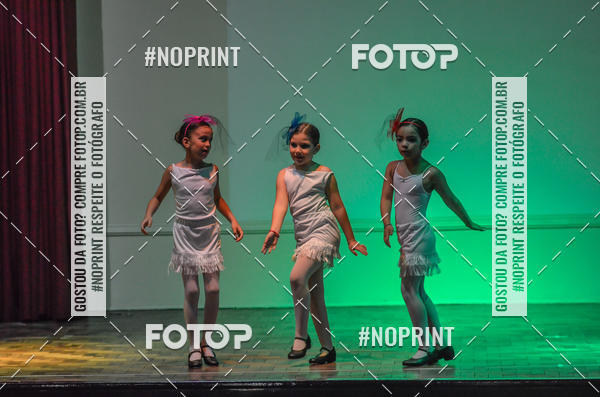 Buy your photos of the eventApresentao de dana  da Escola Uruguai na Escola Rainha do Brasil on Fotop