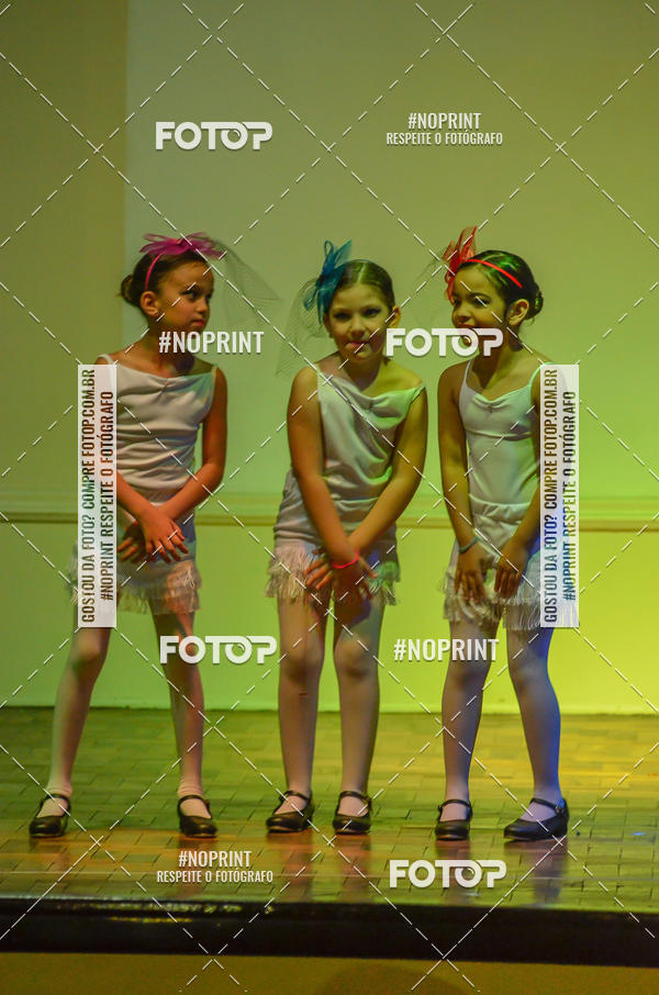Buy your photos of the eventApresentao de dana  da Escola Uruguai na Escola Rainha do Brasil on Fotop