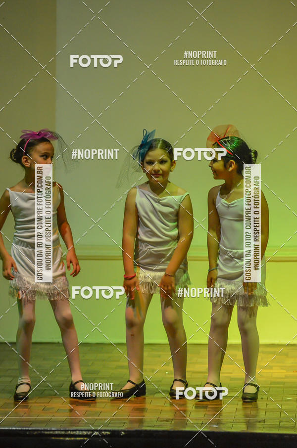 Buy your photos of the eventApresentao de dana  da Escola Uruguai na Escola Rainha do Brasil on Fotop