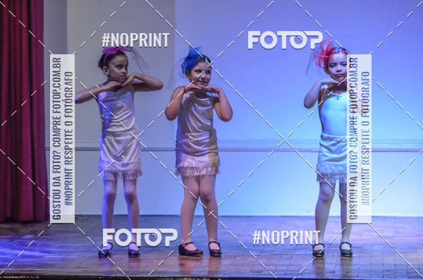 Buy your photos of the eventApresentao de dana  da Escola Uruguai na Escola Rainha do Brasil on Fotop