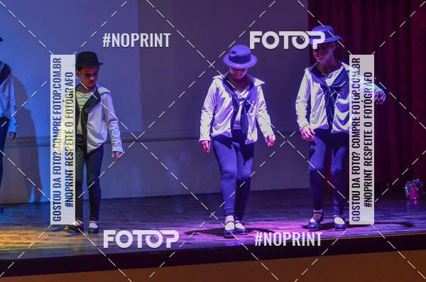 Buy your photos of the eventApresentao de dana  da Escola Uruguai na Escola Rainha do Brasil on Fotop