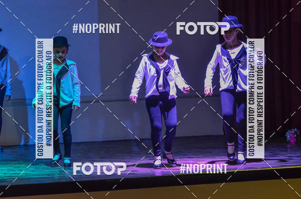 Buy your photos of the eventApresentao de dana  da Escola Uruguai na Escola Rainha do Brasil on Fotop