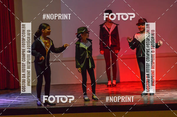 Buy your photos of the eventApresentao de dana  da Escola Uruguai na Escola Rainha do Brasil on Fotop