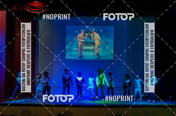 Buy your photos of the eventApresentao de dana  da Escola Uruguai na Escola Rainha do Brasil on Fotop