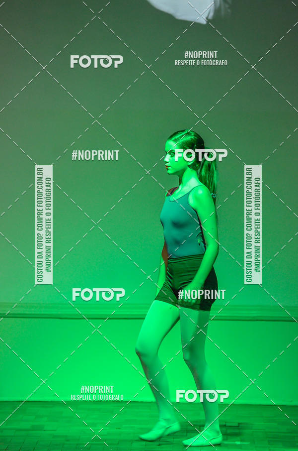 Buy your photos of the eventApresentao de dana  da Escola Uruguai na Escola Rainha do Brasil on Fotop