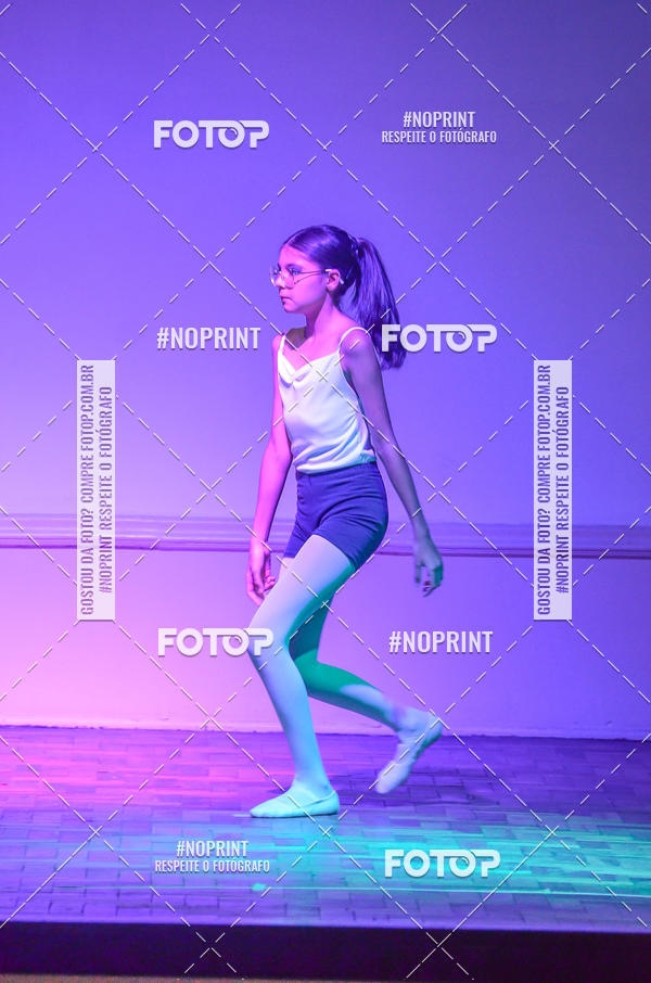 Buy your photos of the eventApresentao de dana  da Escola Uruguai na Escola Rainha do Brasil on Fotop