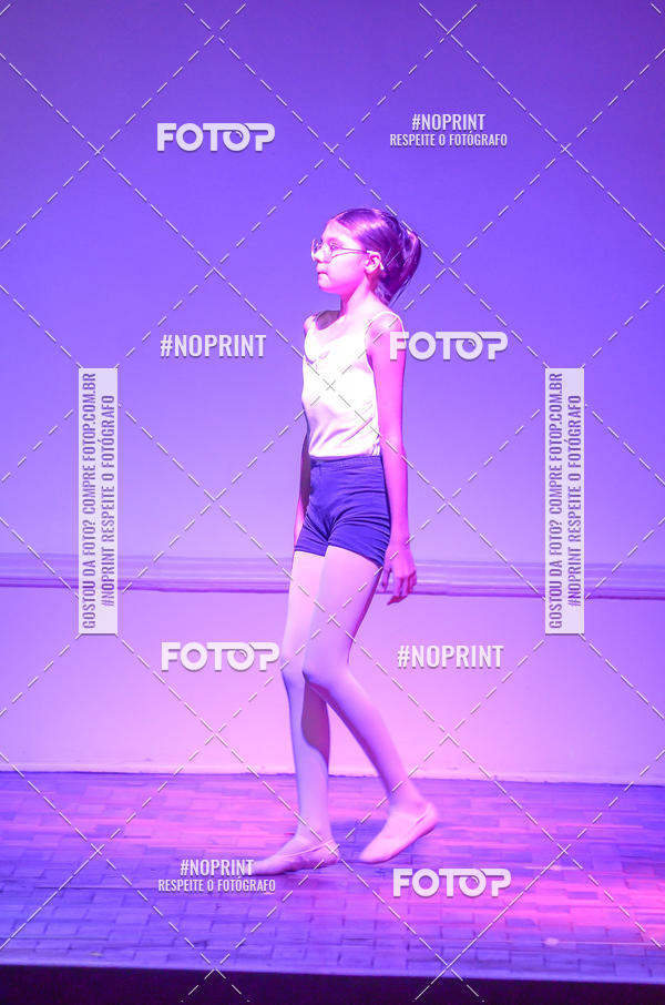 Buy your photos of the eventApresentao de dana  da Escola Uruguai na Escola Rainha do Brasil on Fotop