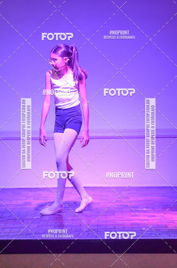 Buy your photos of the eventApresentao de dana  da Escola Uruguai na Escola Rainha do Brasil on Fotop