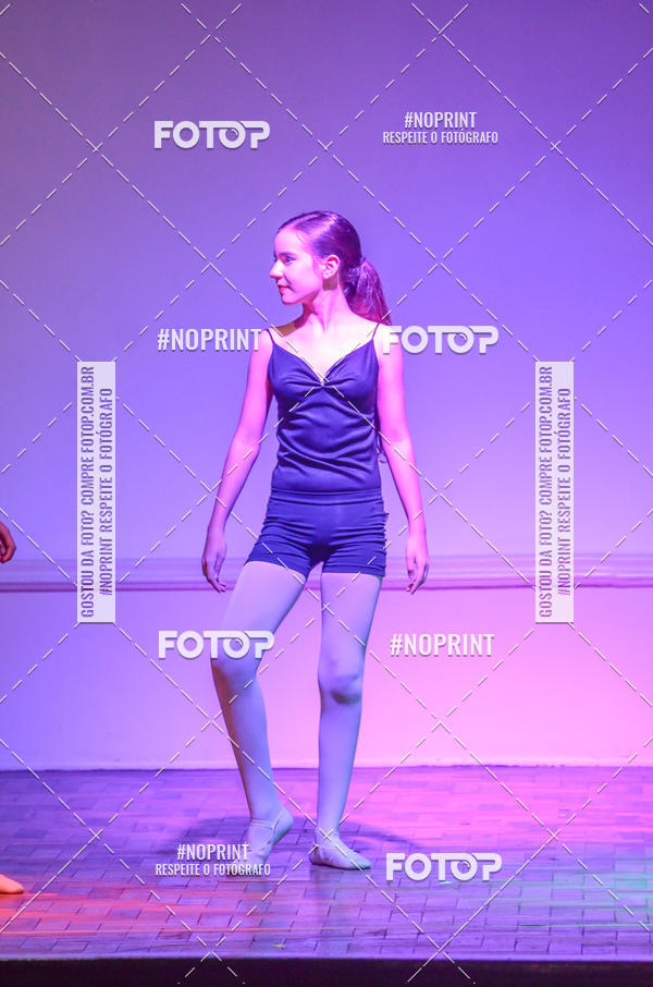 Buy your photos of the eventApresenta��o de dan�a  da Escola Uruguai na Escola Rainha do Brasil on Fotop
