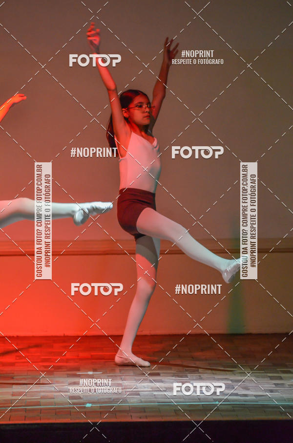 Buy your photos of the eventApresenta��o de dan�a  da Escola Uruguai na Escola Rainha do Brasil on Fotop