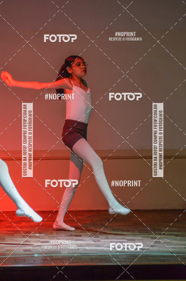 Buy your photos of the eventApresenta��o de dan�a  da Escola Uruguai na Escola Rainha do Brasil on Fotop