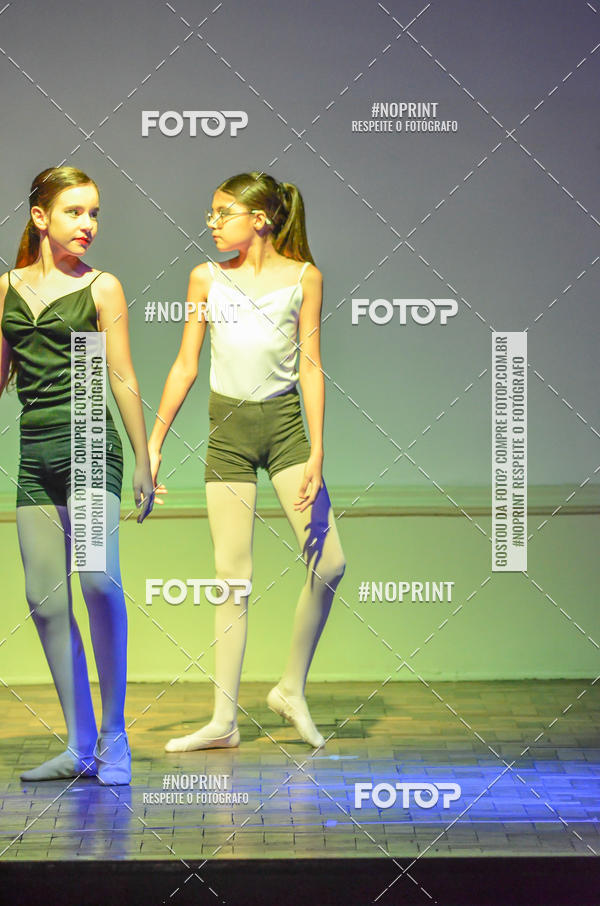 Buy your photos of the eventApresenta��o de dan�a  da Escola Uruguai na Escola Rainha do Brasil on Fotop