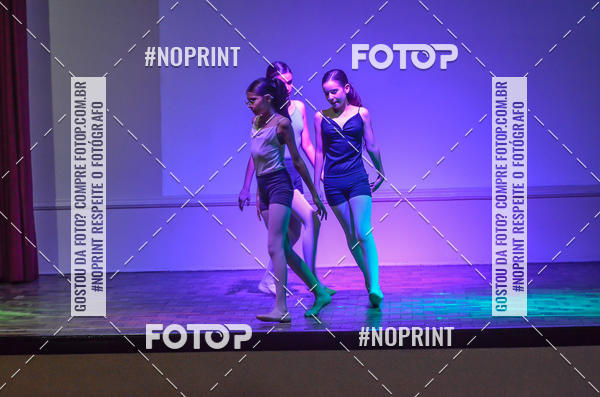 Buy your photos of the eventApresenta��o de dan�a  da Escola Uruguai na Escola Rainha do Brasil on Fotop