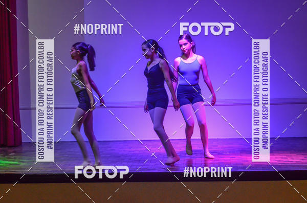 Buy your photos of the eventApresenta��o de dan�a  da Escola Uruguai na Escola Rainha do Brasil on Fotop