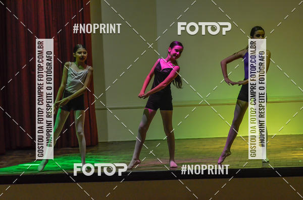 Buy your photos of the eventApresenta��o de dan�a  da Escola Uruguai na Escola Rainha do Brasil on Fotop