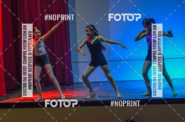 Buy your photos of the eventApresenta��o de dan�a  da Escola Uruguai na Escola Rainha do Brasil on Fotop