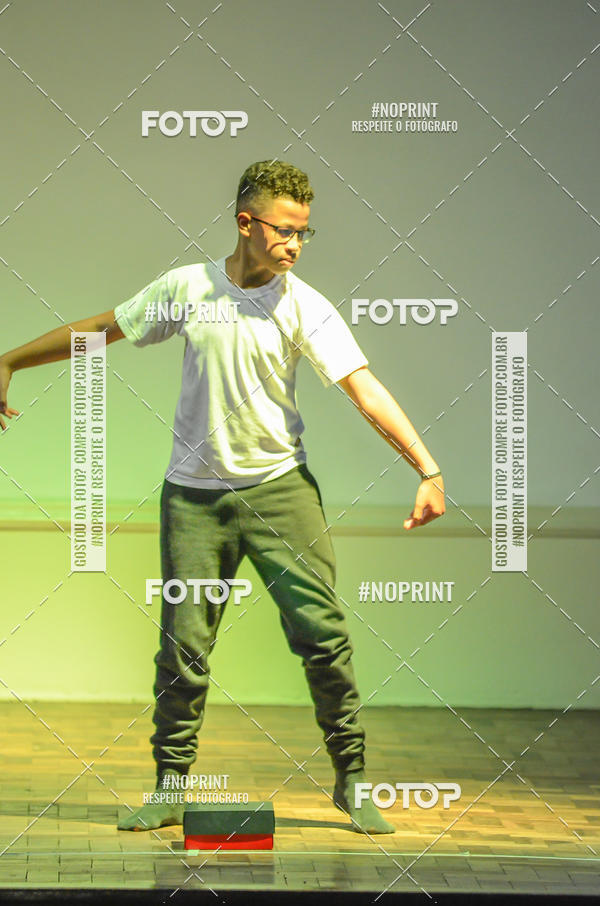 Buy your photos of the eventApresenta��o de dan�a  da Escola Uruguai na Escola Rainha do Brasil on Fotop