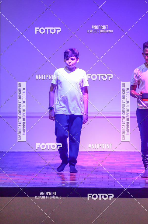 Buy your photos of the eventApresenta��o de dan�a  da Escola Uruguai na Escola Rainha do Brasil on Fotop