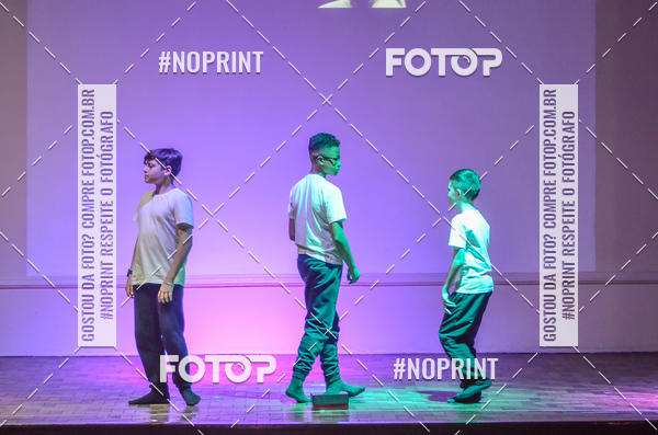 Buy your photos of the eventApresenta��o de dan�a  da Escola Uruguai na Escola Rainha do Brasil on Fotop