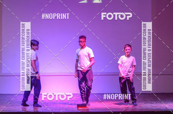 Buy your photos of the eventApresenta��o de dan�a  da Escola Uruguai na Escola Rainha do Brasil on Fotop