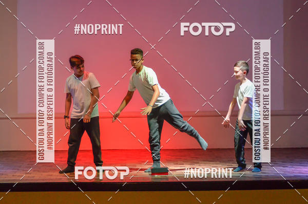 Buy your photos of the eventApresenta��o de dan�a  da Escola Uruguai na Escola Rainha do Brasil on Fotop
