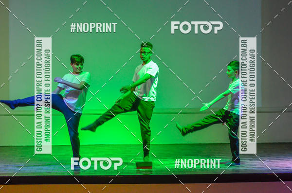 Buy your photos of the eventApresenta��o de dan�a  da Escola Uruguai na Escola Rainha do Brasil on Fotop