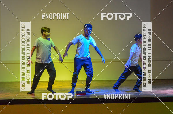 Buy your photos of the eventApresenta��o de dan�a  da Escola Uruguai na Escola Rainha do Brasil on Fotop