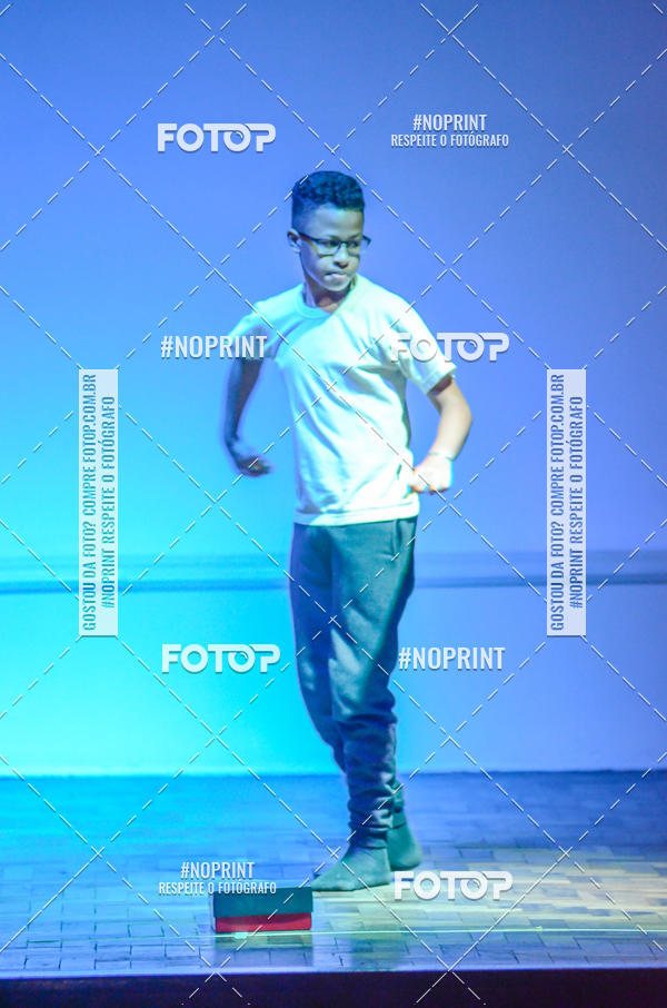 Buy your photos of the eventApresenta��o de dan�a  da Escola Uruguai na Escola Rainha do Brasil on Fotop