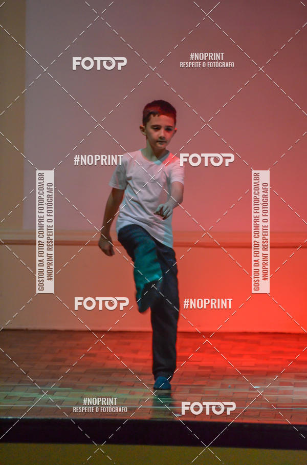 Buy your photos of the eventApresenta��o de dan�a  da Escola Uruguai na Escola Rainha do Brasil on Fotop