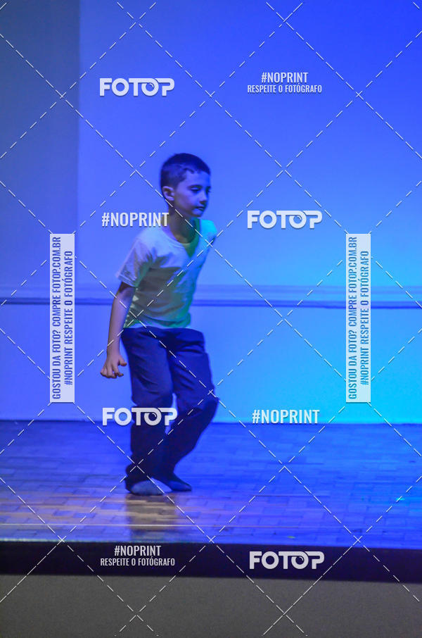 Buy your photos of the eventApresenta��o de dan�a  da Escola Uruguai na Escola Rainha do Brasil on Fotop