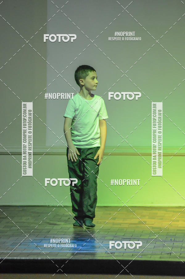 Buy your photos of the eventApresenta��o de dan�a  da Escola Uruguai na Escola Rainha do Brasil on Fotop