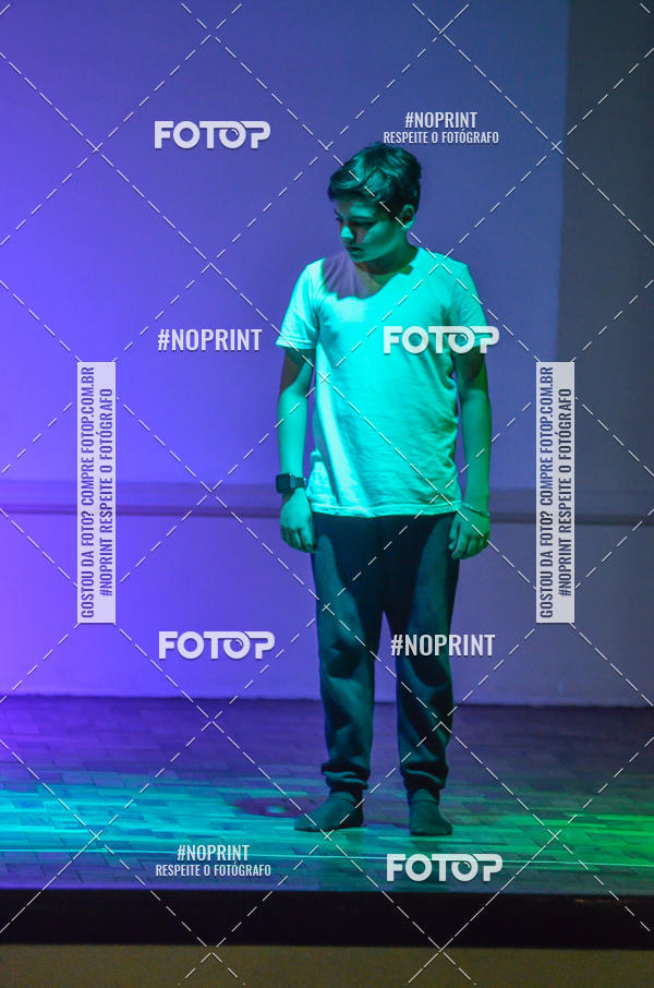 Buy your photos of the eventApresenta��o de dan�a  da Escola Uruguai na Escola Rainha do Brasil on Fotop